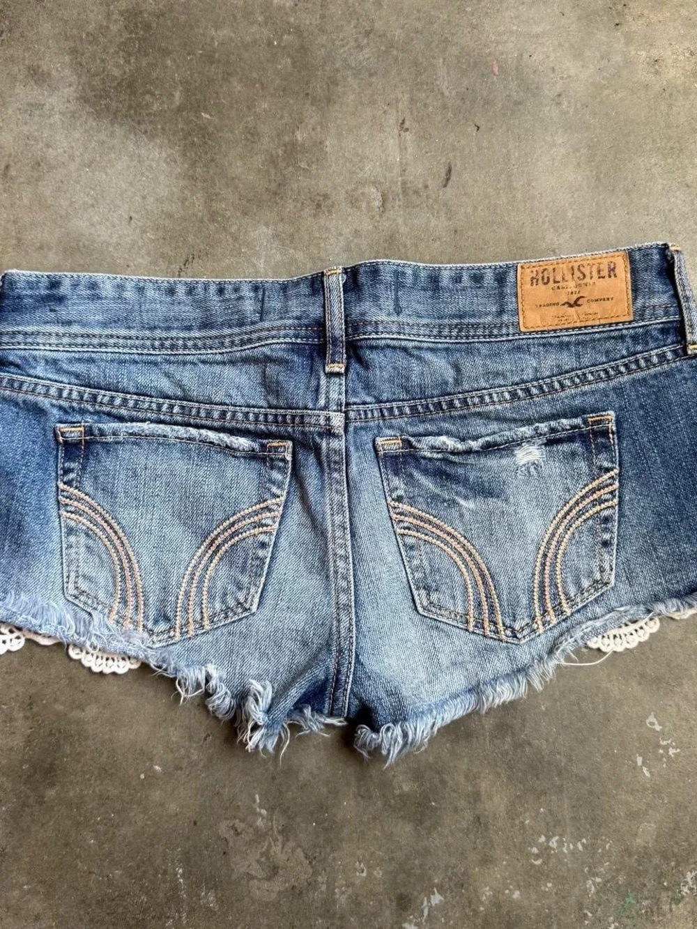 2000s Hollister low rise shorts